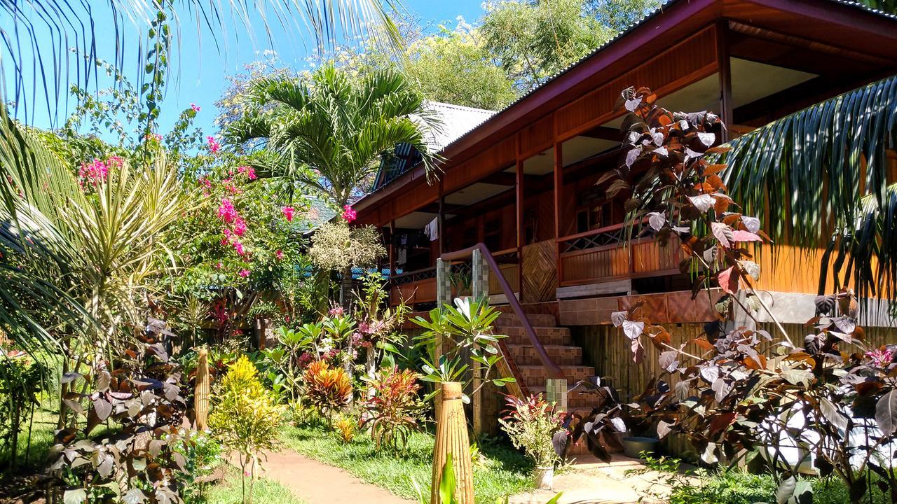 Hotel Panorama Backpackers Bunaken Exterior foto