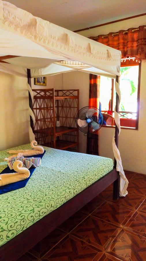 Hotel Panorama Backpackers Bunaken Exterior foto